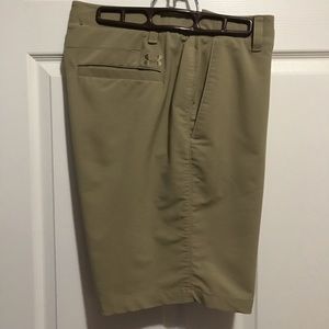 Men’s Under Armour shorts size 38 Tan